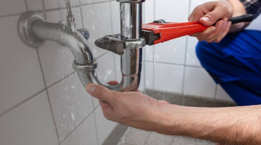 Expert burst pipe repair services in Peterman, AL